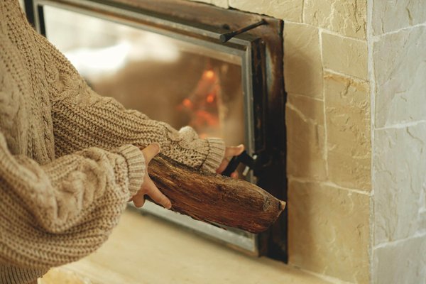 Poêle mixte bois et granulés : avantages et critères de choix