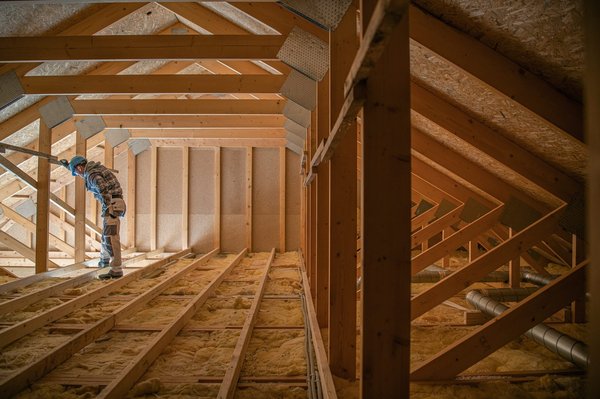 Quel professionnel choisir pour la construction d'une maison en bois ?